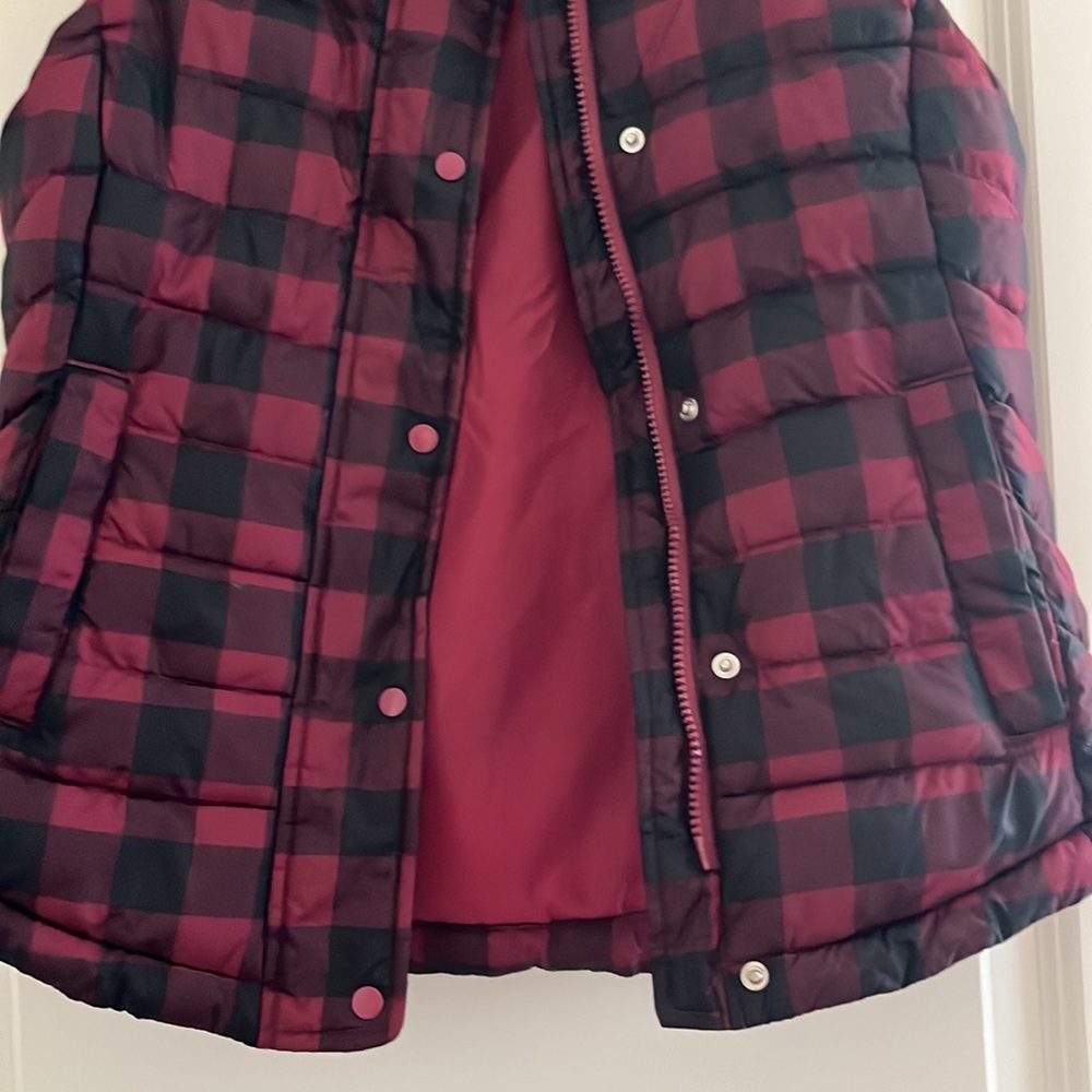 Black and Red Checkered Puffer Vest - Picture 2 of 6